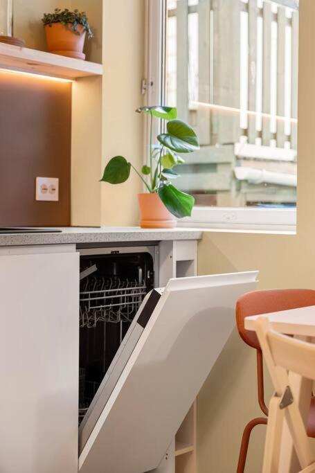 Fresh Studio Apartment, A Short Walk From Bryggen Bergen Exterior foto
